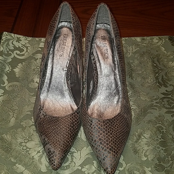 Snake Print Point Toe Heels - Picture 6 of 8